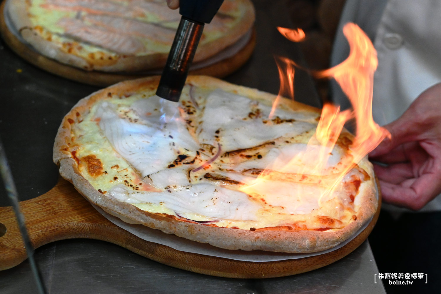 士林美食｜愛披薩ipizza．九宮格專治選擇障礙．餅皮好脆劍潭站走路就到 @朱寶妮美食隨筆