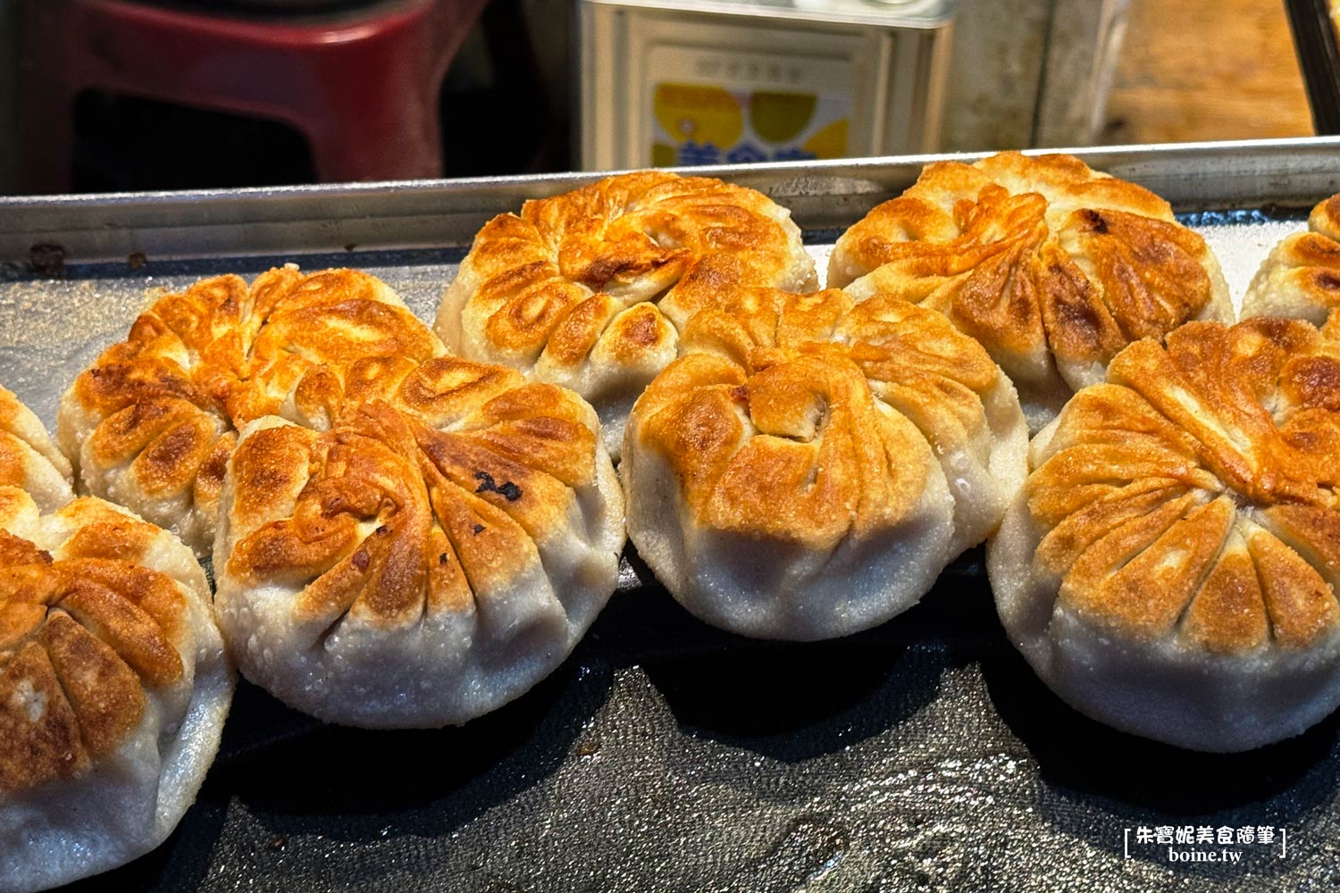 中壢美食｜老家餡餅．現包現煎咬開會爆汁．在地人最愛午茶 @朱寶妮美食隨筆