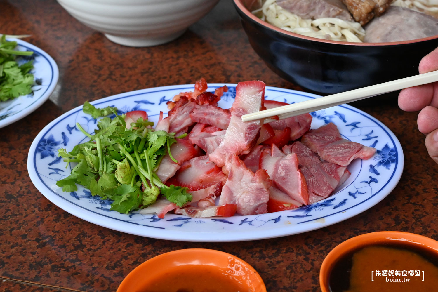 新北美食｜橋頭排骨麵．四腳亭旁的40年老店．瑞芳人都吃這間 @朱寶妮美食隨筆