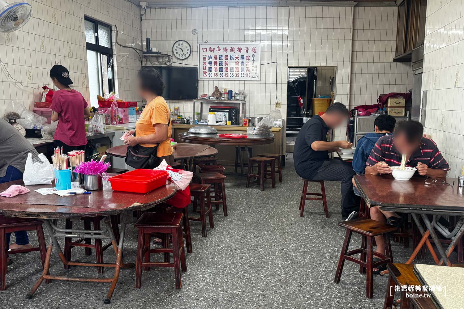 新北美食｜橋頭排骨麵．四腳亭旁的40年老店．瑞芳人都吃這間 @朱寶妮美食隨筆