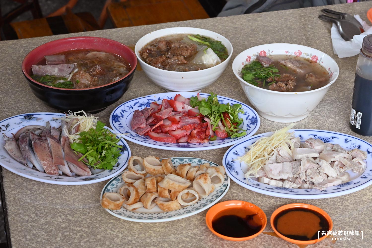 新北美食｜橋頭排骨麵．四腳亭旁的40年老店．瑞芳人都吃這間 @朱寶妮美食隨筆