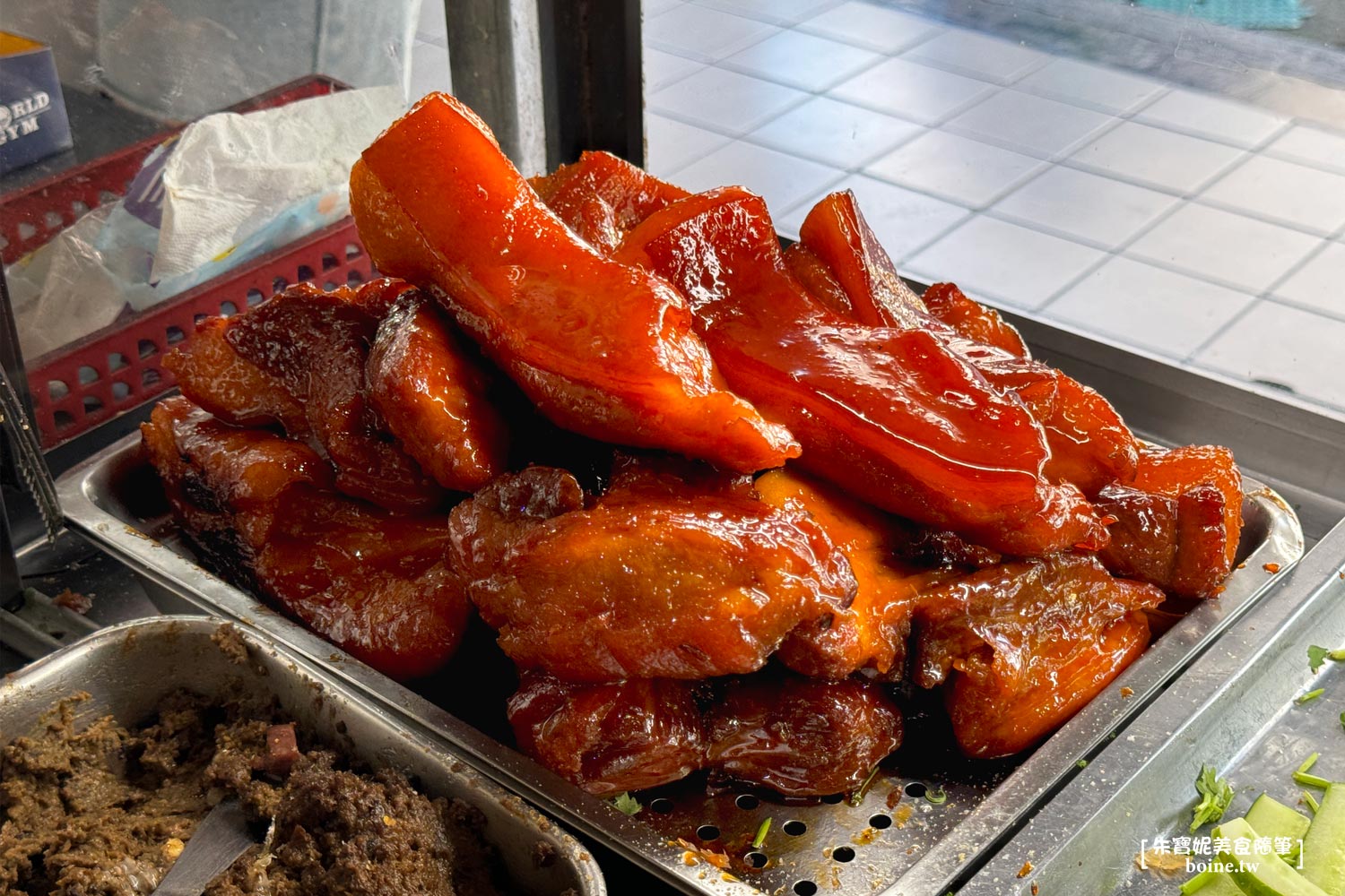 中和美食｜小梅越南法國麵包．內行人推薦低調小吃．炭火烤更香酥 @朱寶妮美食隨筆