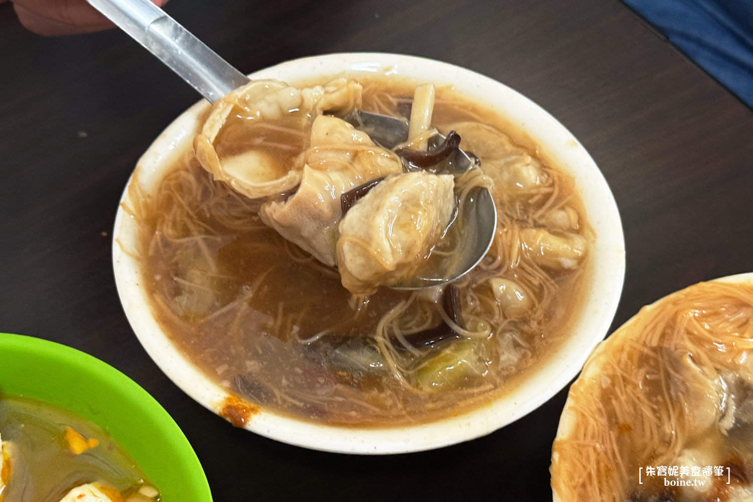 新北美食｜同安街麵線羹在永和！傳承60年老店第三代．必吃麻辣臭豆腐 @朱寶妮美食隨筆