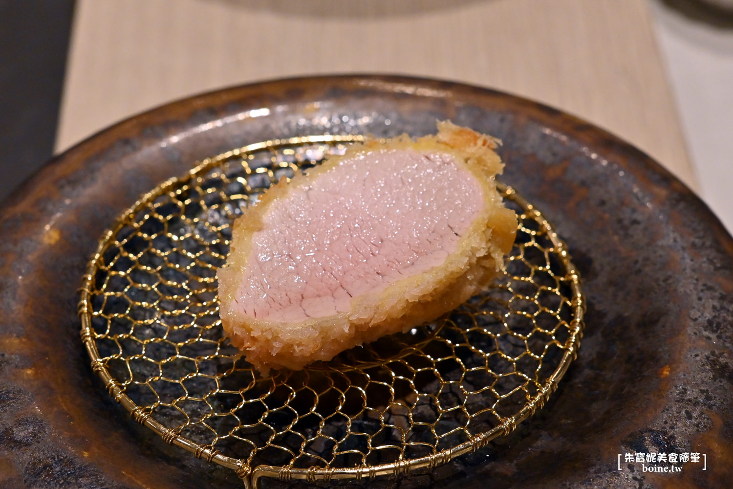 東京豬排界天花板來了！挑戰台灣人消費水準．店面低調像誤闖名宅 @朱寶妮美食隨筆