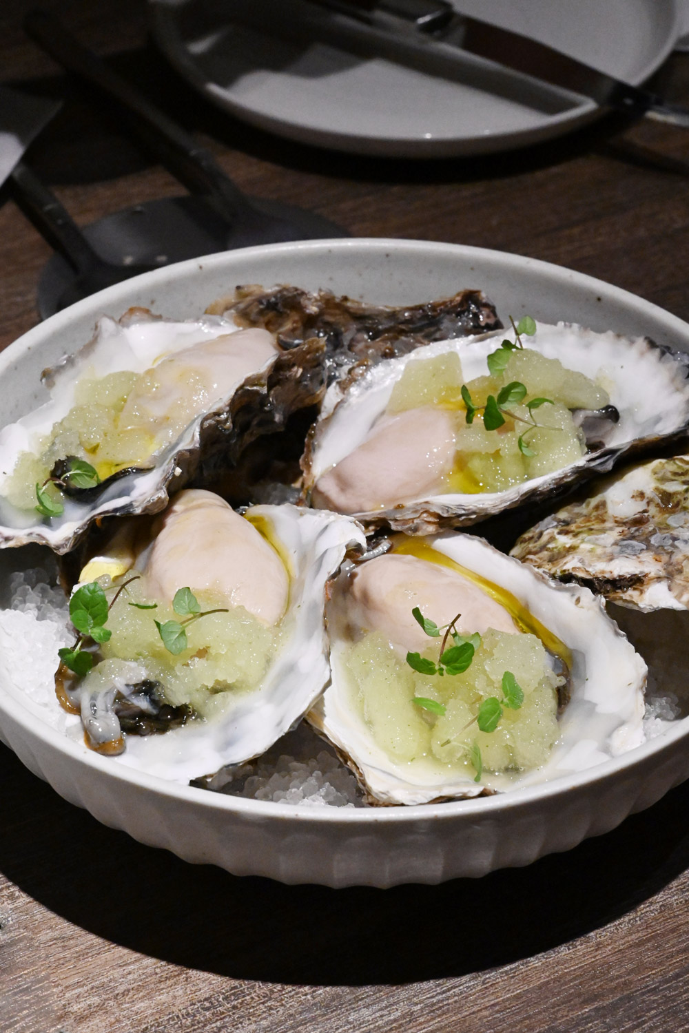 鯡魚工作室｜內湖人氣餐酒館．必吃炭烤扇子肉．開業兩年依舊天天客滿 @朱寶妮美食隨筆