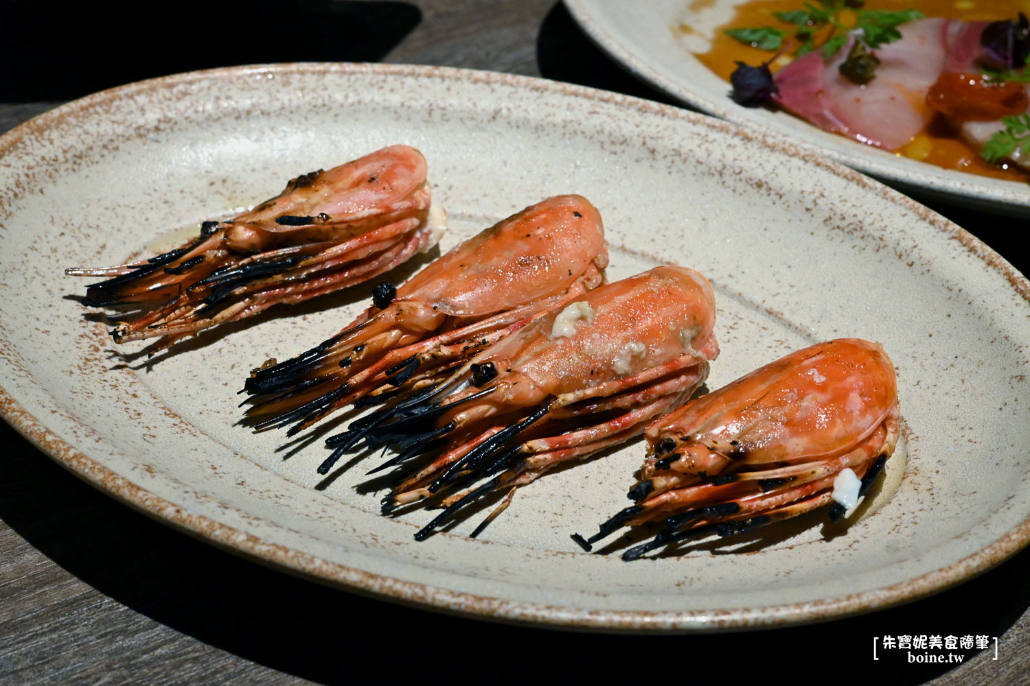 鯡魚工作室｜內湖人氣餐酒館．必吃炭烤扇子肉．開業兩年依舊天天客滿 @朱寶妮美食隨筆